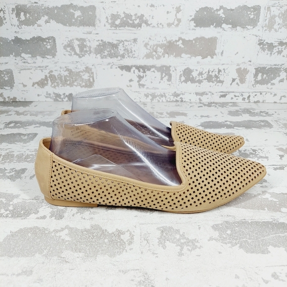 New Mia Cream Pointy Toe Perforated Slip On Loafers D936 - Picture 8 of 12